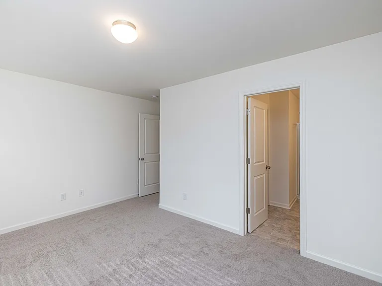 461 Kinnerton Pl — Photo 12