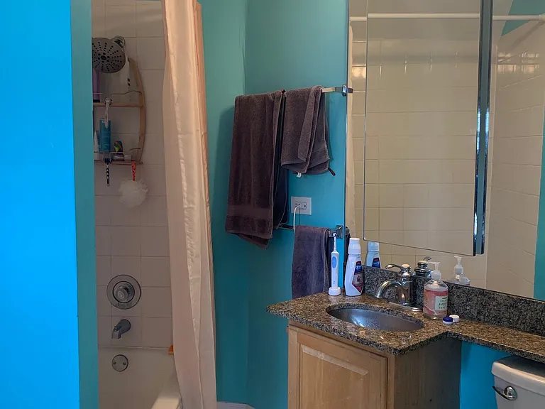 711 N Elizabeth St #2R — Photo 10