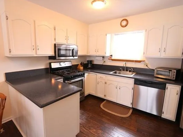 26 Poe Ct, Fairfield, CT 06825