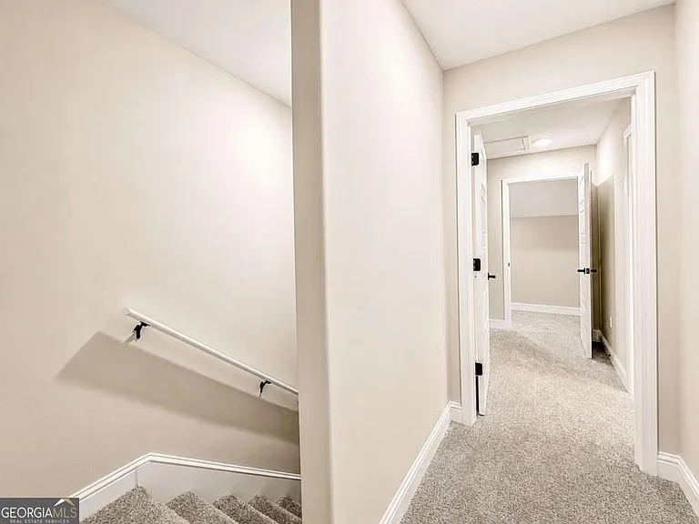 411 Madison Ave — Photo 17