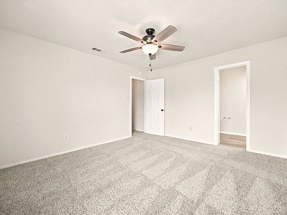 5th image of 4913 Burlingame Dr