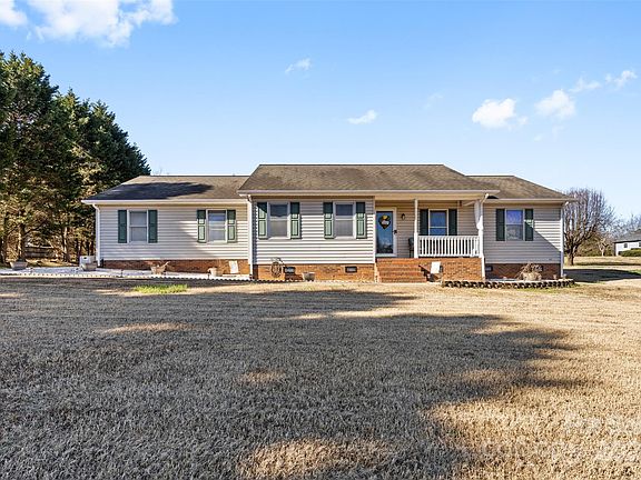 2nd image of 135 Rumple Hill Dr