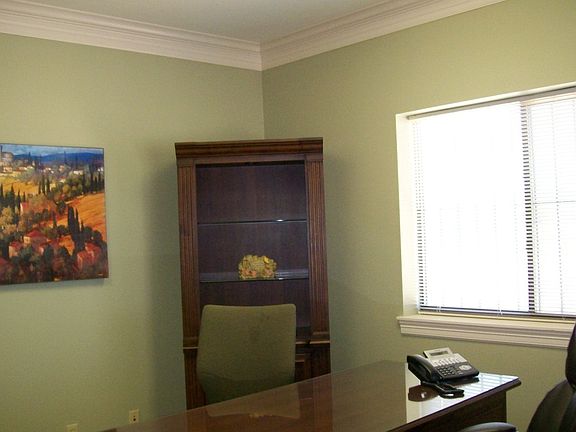 5th image of 146 Laurel Vista Dr