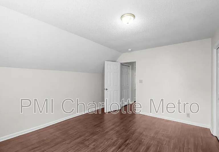 10800 Whittersham Dr — Photo 21