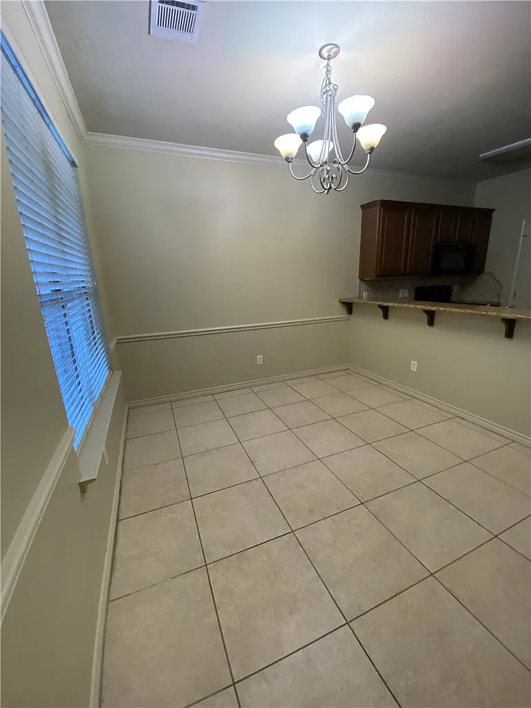 4 bed, 1496 sqft, $2,000 — Photo 4