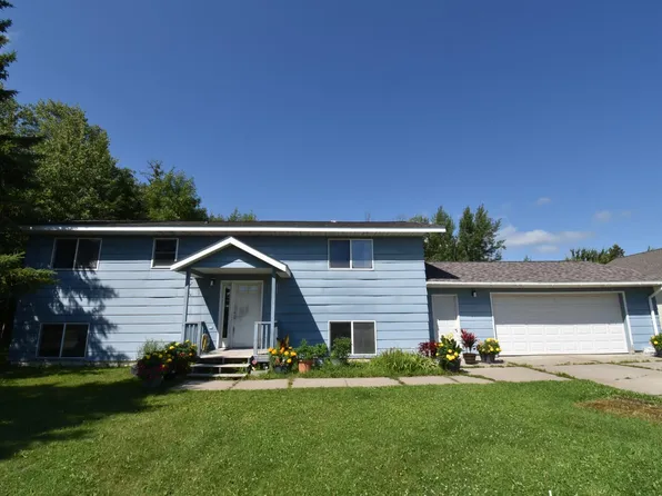 207 6th Ave SW, Warroad, MN 56763
