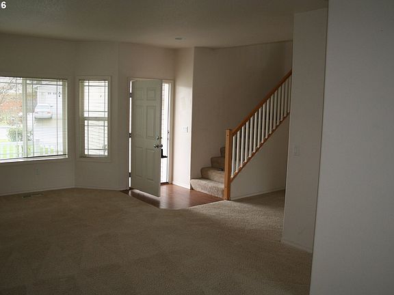 2nd image of 8724 NE 86th St