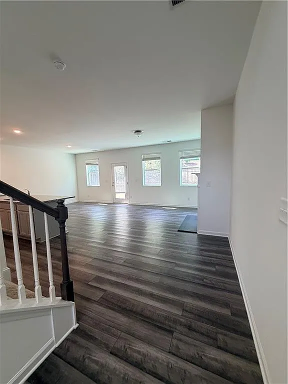 3 bed, 2.5 bath, 1900 sqft, $2,750 — Photo 4