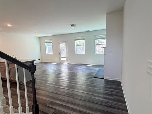 4th image of 3326 Colbury St
