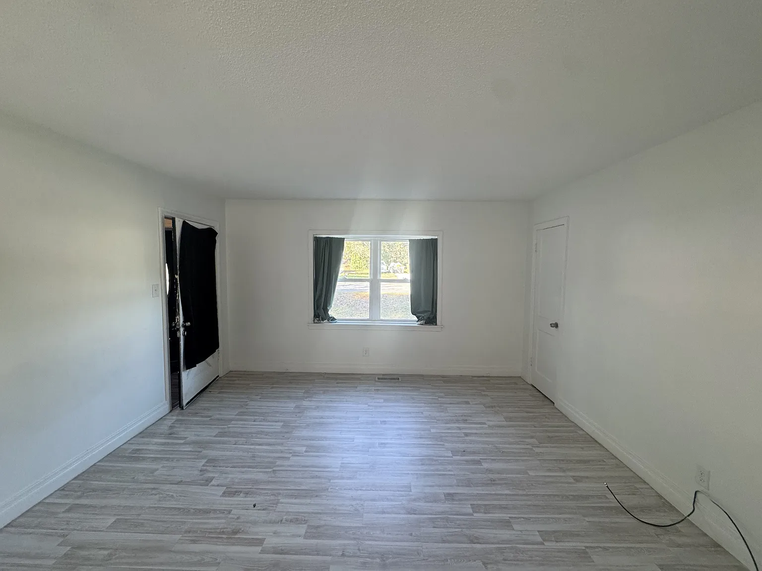 324 N Main St — Photo 2