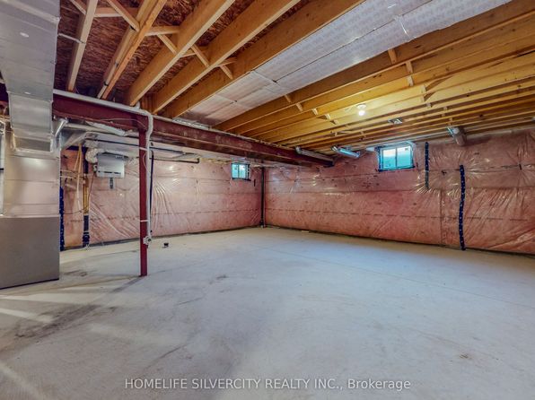 28 Holder Dr, Brantford, ON N3T 0V1