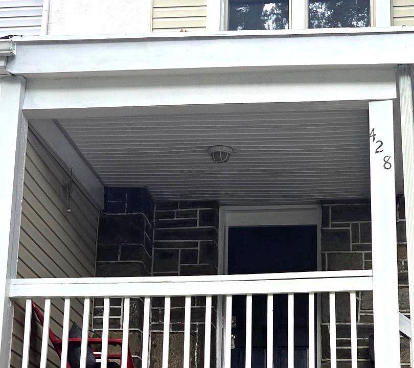 1st image of 428 Croyden Rd