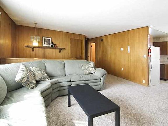 3rd image of 2834 Ruby Ave
