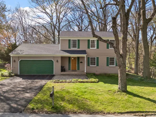 2007 Sherwood Dr, Valparaiso, IN 46385