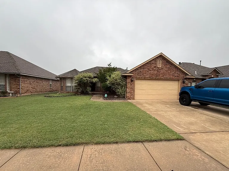 609 SW 161st St — Photo 1