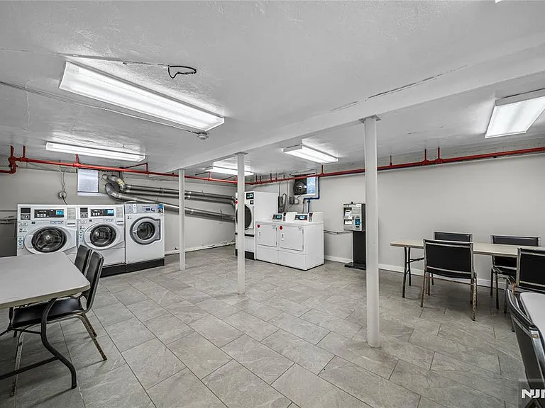 2205 Center Ave #A — Photo 10