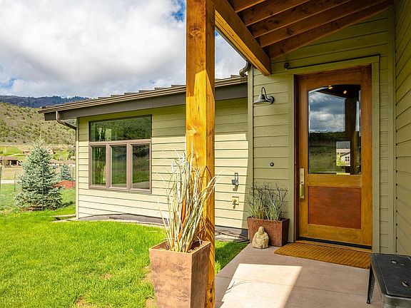 3rd image of 205 Hidden Valley Dr