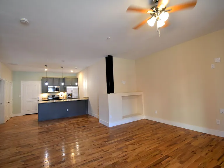 2315 Park Ave #1H — Photo 2