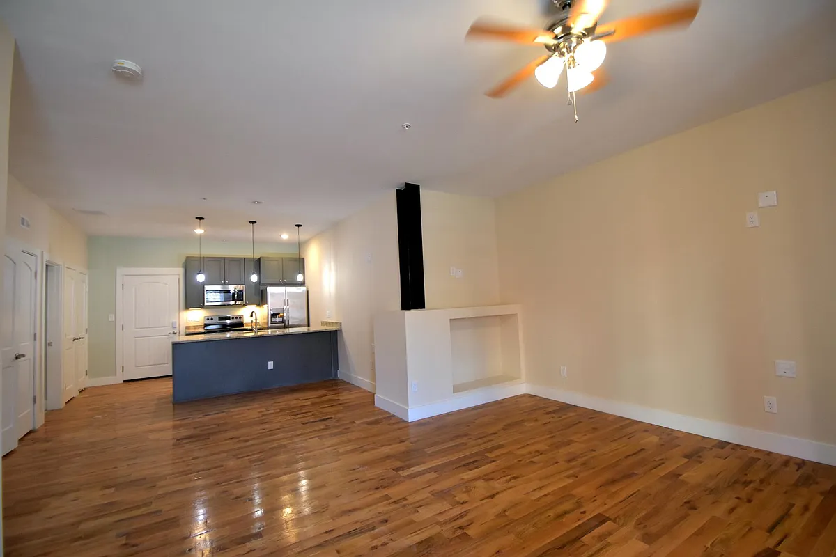 Building Photo - 2315 Park Ave #1H