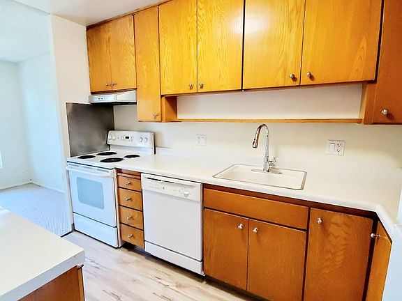 4th image of 932 Peninsula Ave APT 407