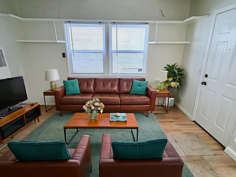4311 E Ocean Blvd #1/2