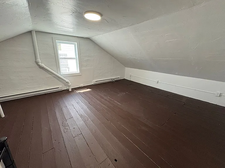 219 S Hartley St — Photo 7