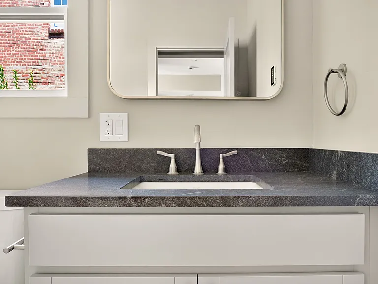 176 Hudson St #2 — Photo 13