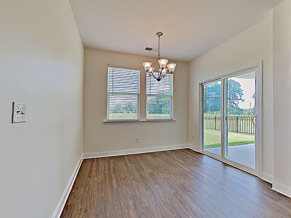5th image of 109 Samara Ln