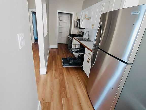 2nd image of 311 S Grandview Ave #1B