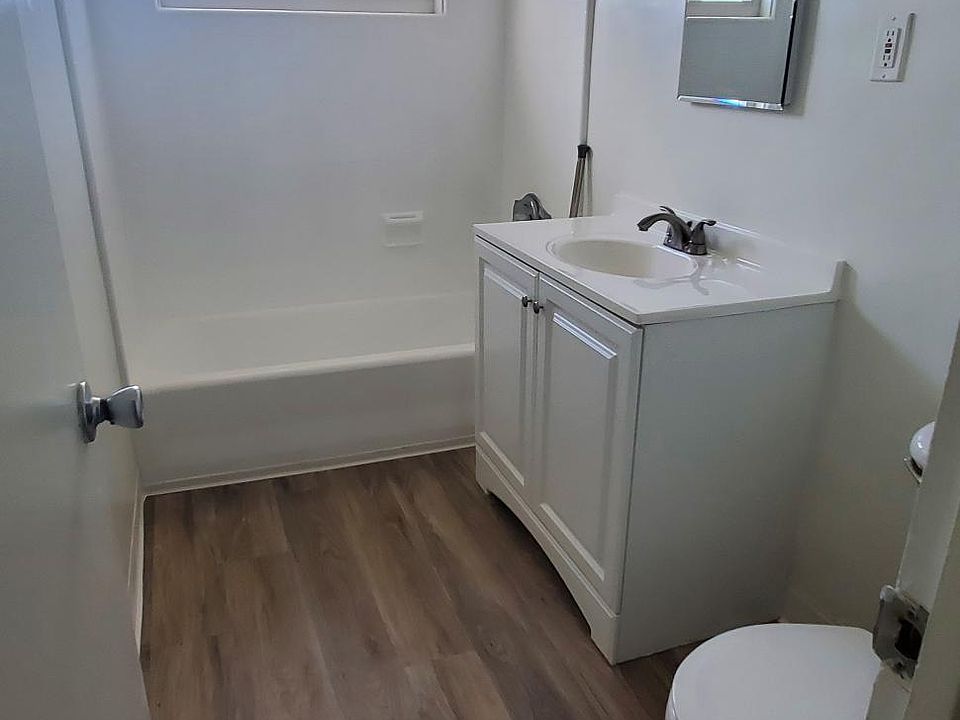 2nd image of 330 Roosevelt St APT 30