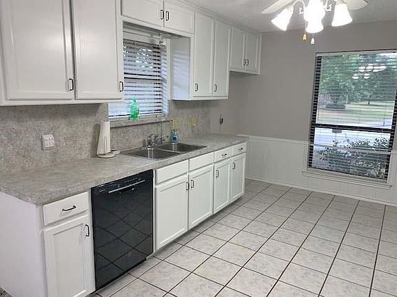 5th image of 631 Glenhill Ln