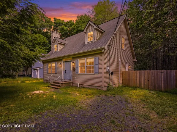 9102 Idlewild Dr, Tobyhanna, PA 18466