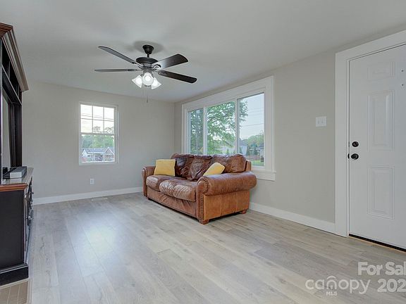 3rd image of 103 Moore Ave