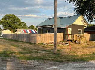 308 Young St, Hedrick, IA 52563