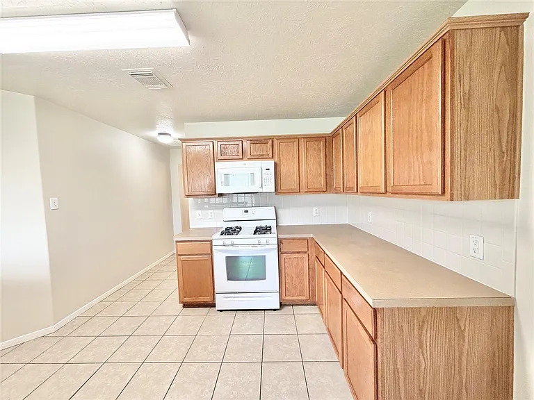 21734 Texian Ct — Photo 7