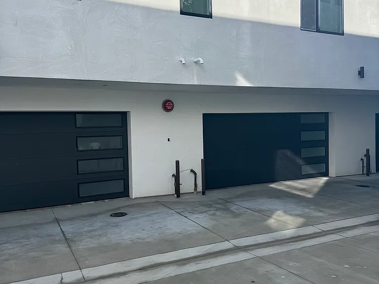 4152 Cahuenga Blvd #9 — Photo 47