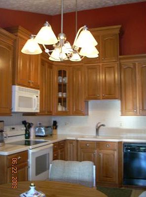 3rd image of 418 Sheridan Cir