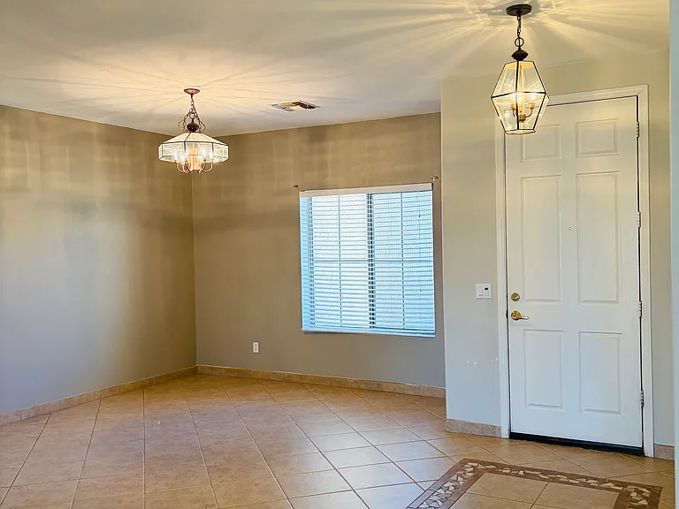 1042 E Canyon Way — Photo 8