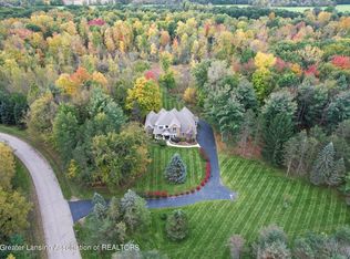1069 Wild Cherry Dr, Williamston, MI 48895
