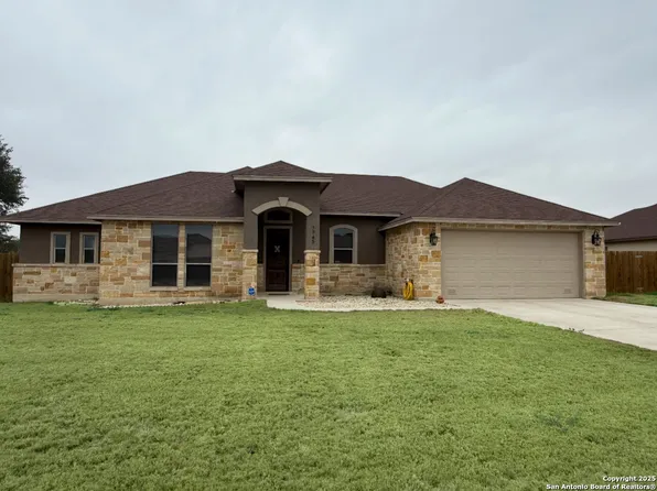 1745 CrookedCreek, Pleasanton, TX 78064