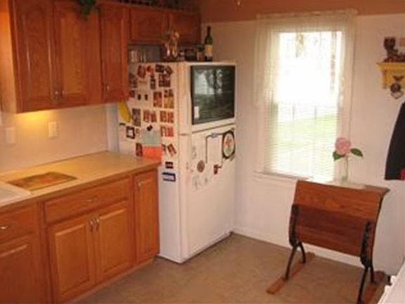 4th image of 1923 Glenross Pl