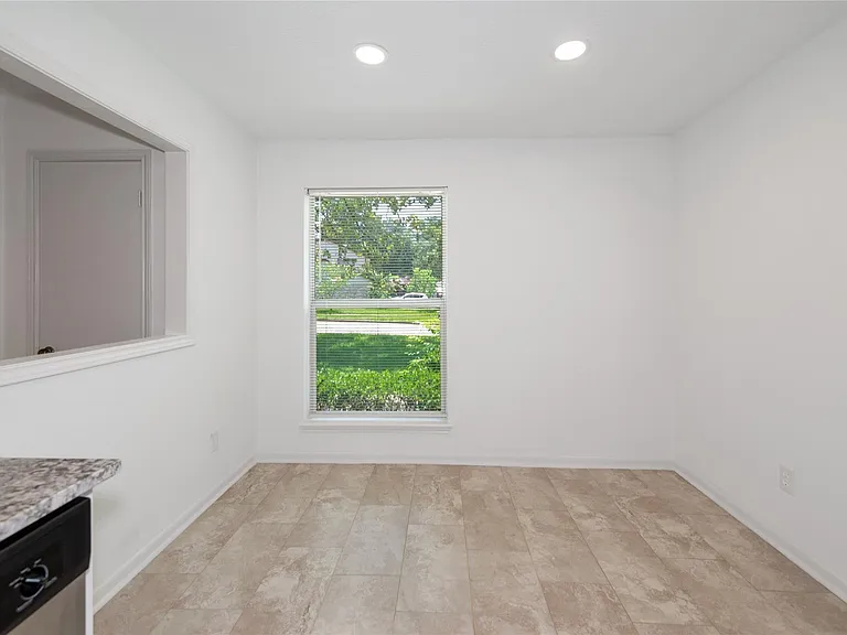 1 Ollerton Dr — Photo 8