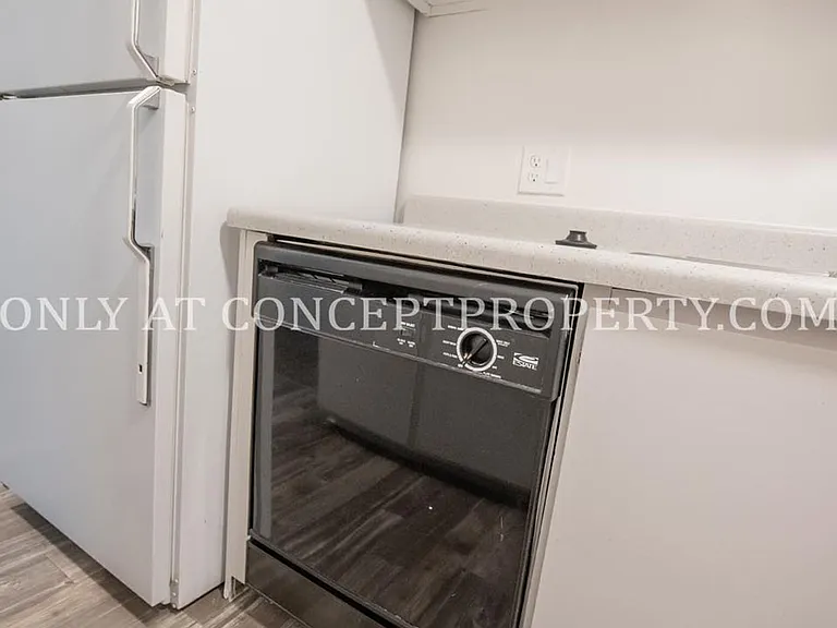 132 E 2nd Ave — Photo 18