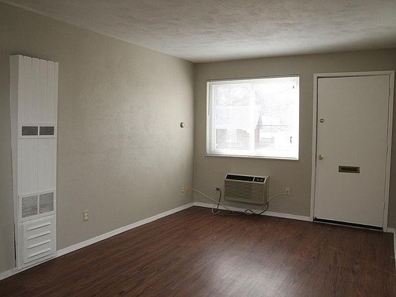 2nd image of 7457 Williams Ave