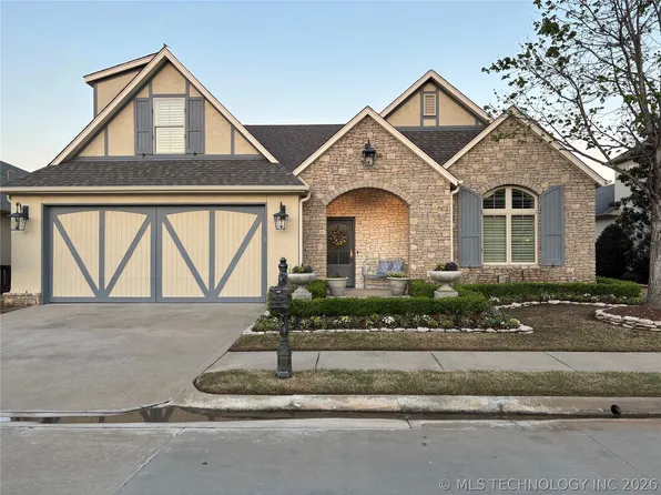 8405 S Olympia Ave, Tulsa, OK 74132