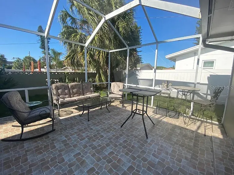 120 Causeway Blvd — Photo 10