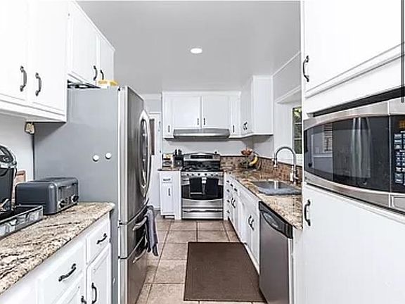 3rd image of 13675 Linfield Ave