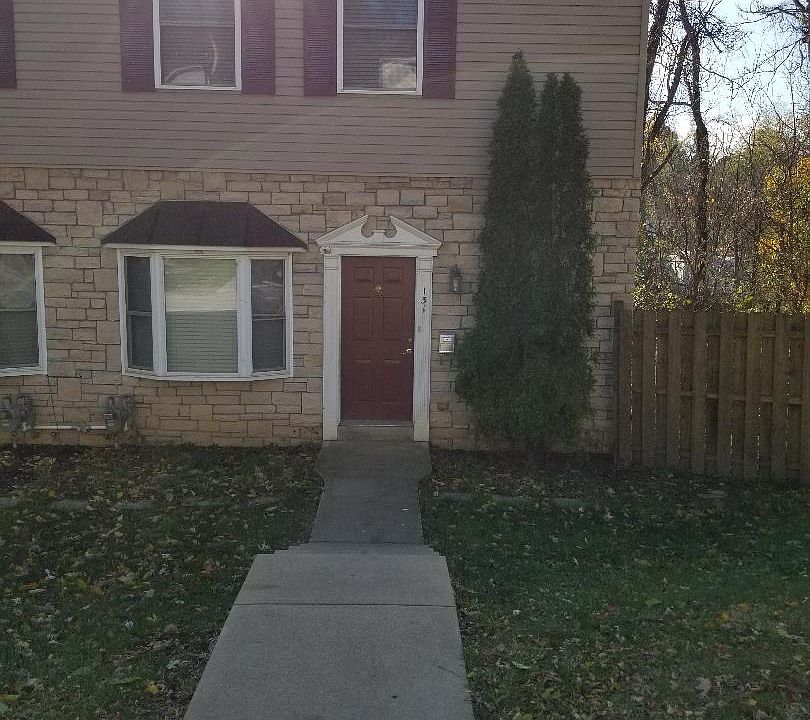 131 Woodcrest Drive - view from street