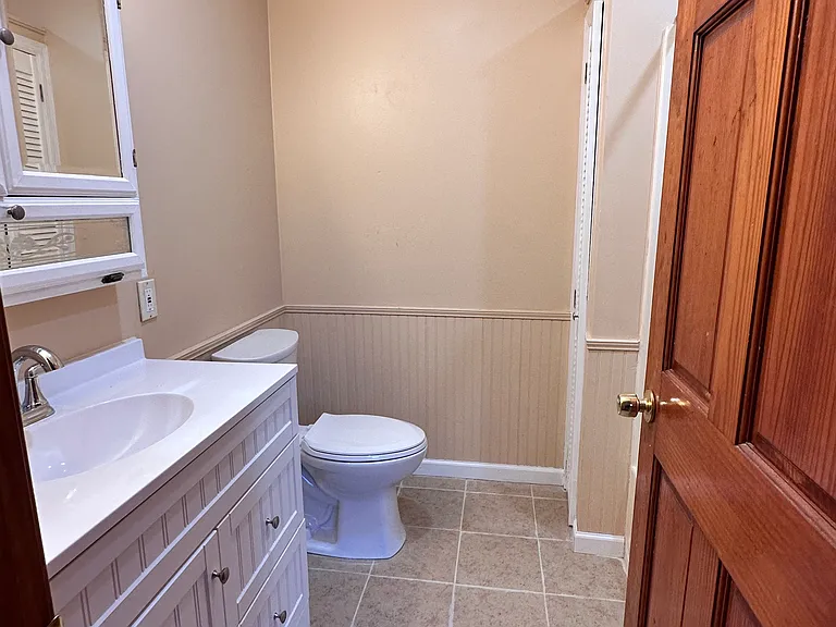 108 Gainsboro Rd #1 — Photo 5