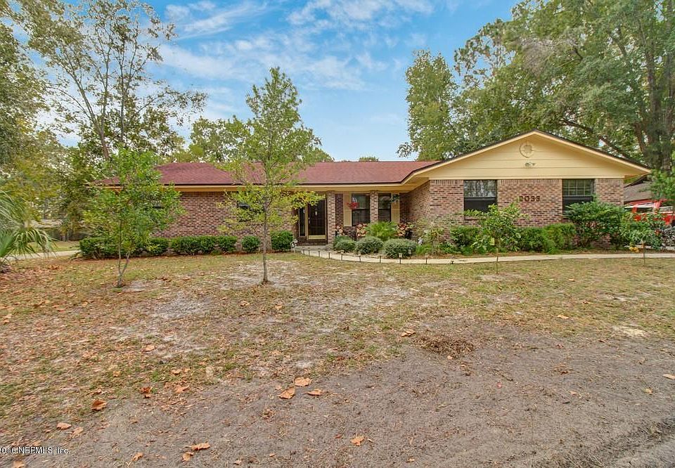 1st image of 2033 Seven Oaks Ct